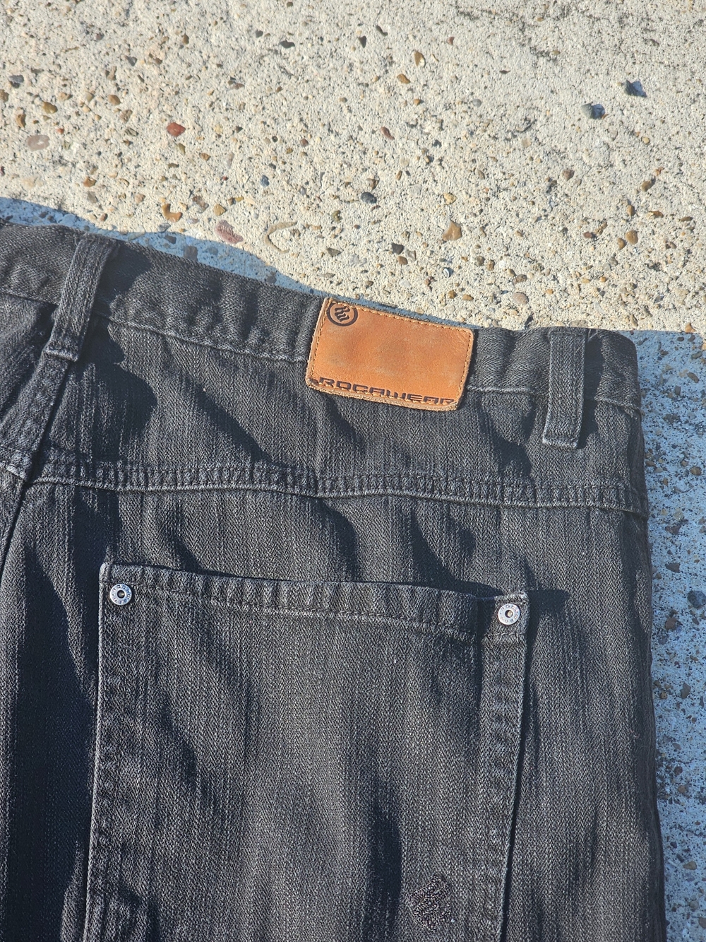Rocawear Black Relaxed Fit Jeans Men's Size 42 Y2K Hip Hop Streetwear - Picture 7 of 9